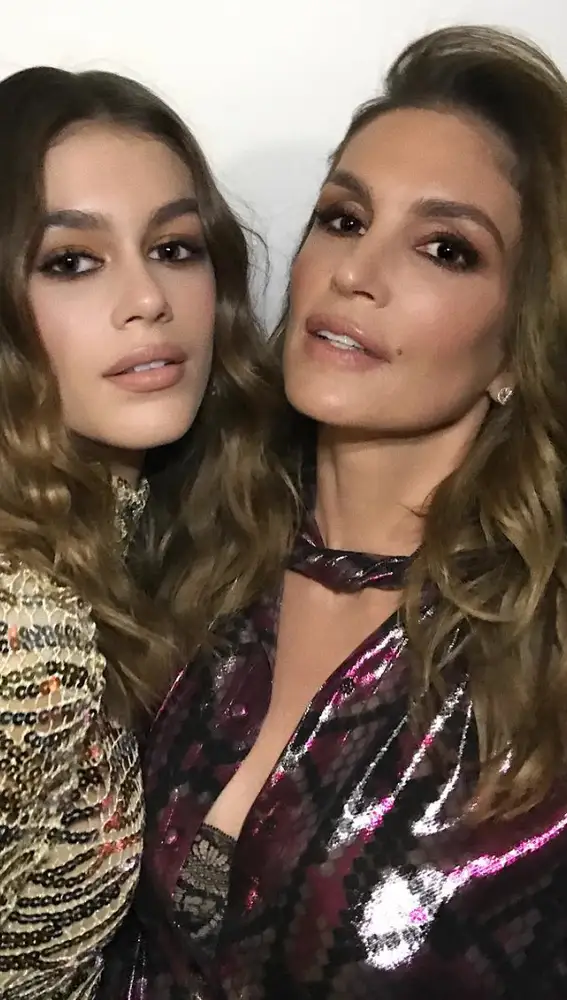 Cindy Crawford junto a su hija Kaia Gerber Cindy Crawford junto a su hija Kaia Gerber