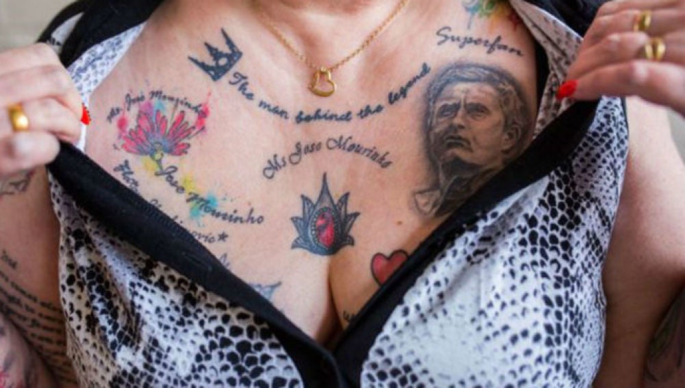 Una mujer se tatua 20 veces la cara de Mourinho