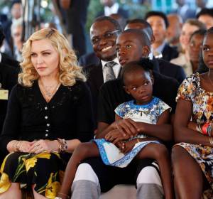 Madonna en la inaguración del hospital Mercy James Madonna en la inaguración del hospital Mercy James