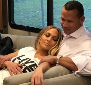 Jennifer Lopez disfruta de sus vacaciones junto a Álex Rodríguez Jennifer Lopez disfruta de sus vacaciones junto a Álex Rodríguez