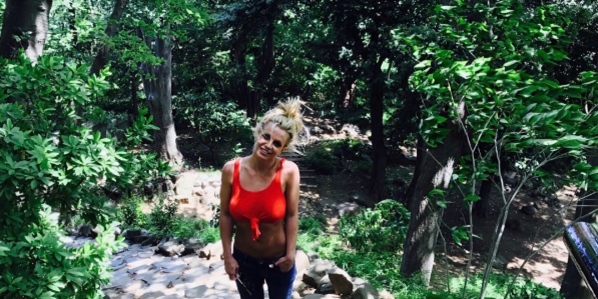 Britney Spears aprovecha sus vacaciones para disfrutar de la naturaleza