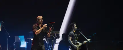 El cantante Enrique Iglesias, en un momento del concierto que ha ofrecio anoche en Santander El cantante Enrique Iglesias, en un momento del concierto que ha ofrecio anoche en Santander