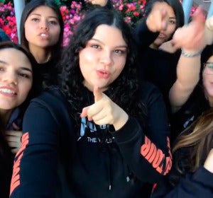 Vídeo oficial de los fans del tema 2U de Guetta y Bieber Vídeo oficial de los fans del tema 2U de Guetta y Bieber