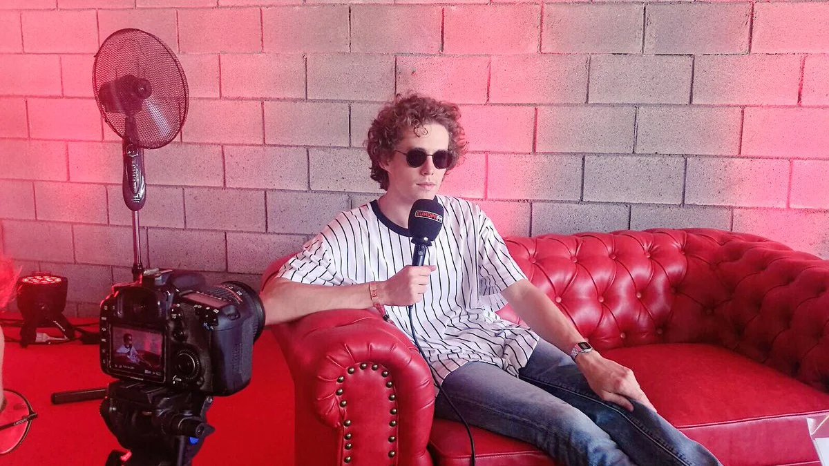 Durante la entrevista con Lost Frequencies