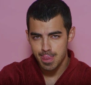 Joe Jonas en el videoclip de 'Boys' Joe Jonas en el videoclip de 'Boys'