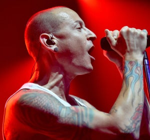Chester Bennington durante un concierto Chester Bennington durante un concierto