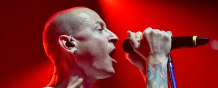 Chester Bennington durante un concierto Chester Bennington durante un concierto