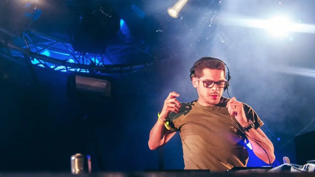 El DJ de Europa FM Brian Cross El DJ de Europa FM Brian Cross
