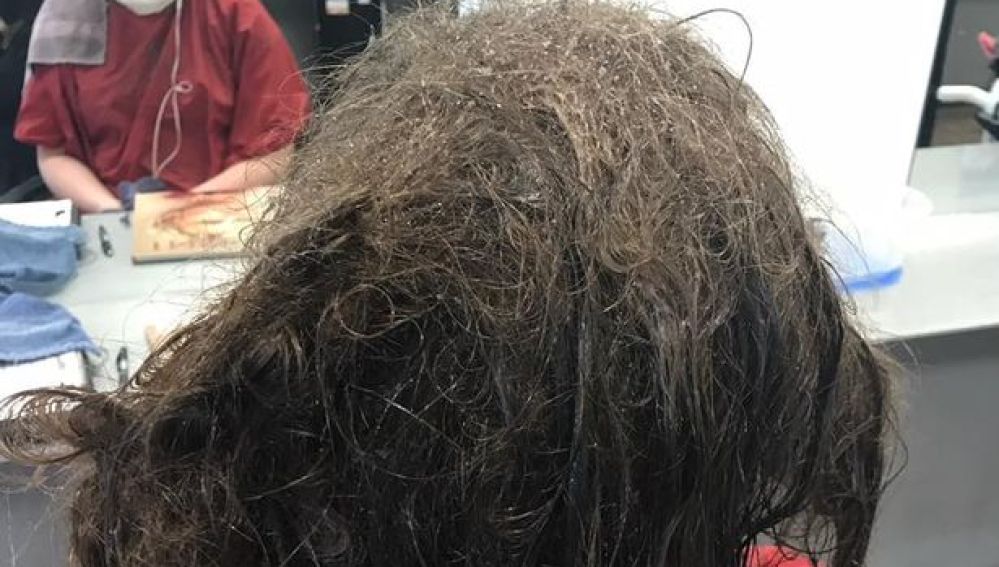 Una peluquera se niega a raparle a una chica deprimida y le arregla el pelo  para devolverle la sonrisa  Europa FM