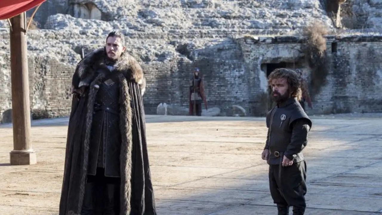 Jon Snow y Tyrion Lannister en Juego de Tronos Jon Snow y Tyrion Lannister en Juego de Tronos