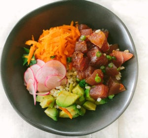 'Poke Bowl', el plato hawaiano que está arrasando en Instagram 'Poke Bowl', el plato hawaiano que está arrasando en Instagram