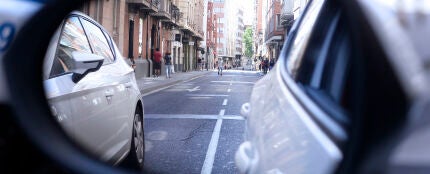 La parte trasera de un coche La parte trasera de un coche