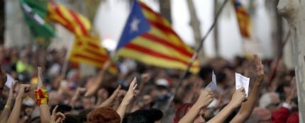 Cientos de personas se concentran frente al Palacio de Justicia de Barcelona, sede del TSJC