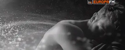 Pablo Alborán en el vídeo de Saturno Pablo Alborán en el vídeo de Saturno