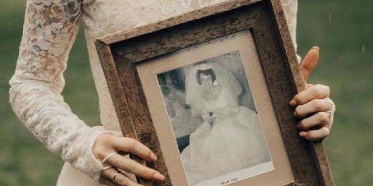 Una joven se casa con el mismo vestido que su abuela