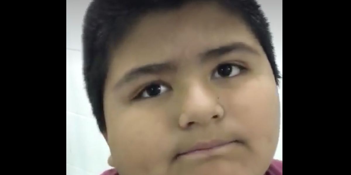 Un niño se traga un silbato y la red se parte al oírlo respirar