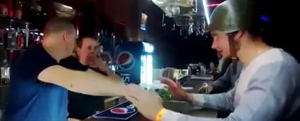 Vídeo: ‘Tequila Boom’ la técnica rusa para que los chupitos Vídeo: ‘Tequila Boom’ la técnica rusa para que los chupitos