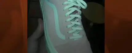 ¿Esta zapatilla es rosa y blanca o gris y celeste? El efecto óptico que nos ha vuelto locos ¿Esta zapatilla es rosa y blanca o gris y celeste? El efecto óptico que nos ha vuelto locos