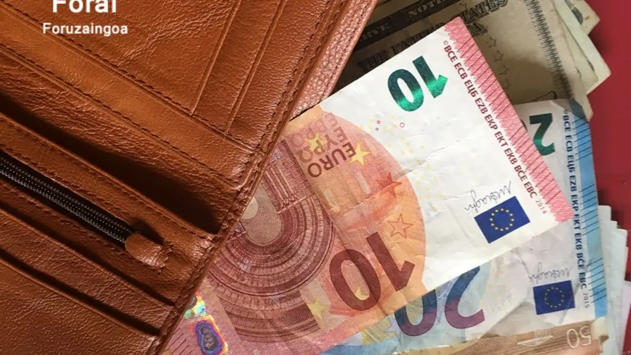 El dinero que contenía la mochila El dinero que contenía la mochila