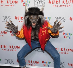 Heidi Klum se ha convertido en Michael Jackson para 'Thriller' Heidi Klum se ha convertido en Michael Jackson para 'Thriller'