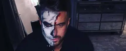 Marc Campfield con la cara pintada por Halloween Marc Campfield con la cara pintada por Halloween