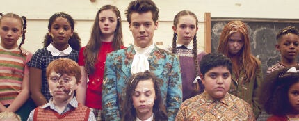 Harry Styles en el videoclip de 'Kiwi'