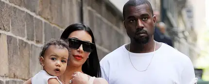 Kim Kardashian, Kanye West y la pequeña North Kim Kardashian, Kanye West y la pequeña North