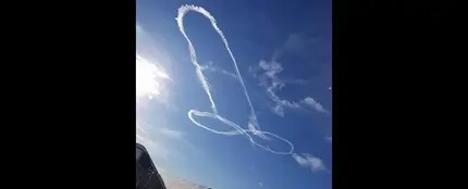 Un piloto dibuja un descomunal pene en el despejado cielo de Washington Un piloto dibuja un descomunal pene en el despejado cielo de Washington