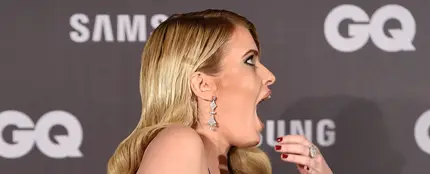 La cara de Adriana Abenia cuando se dio cuenta del descuido La cara de Adriana Abenia cuando se dio cuenta del descuido