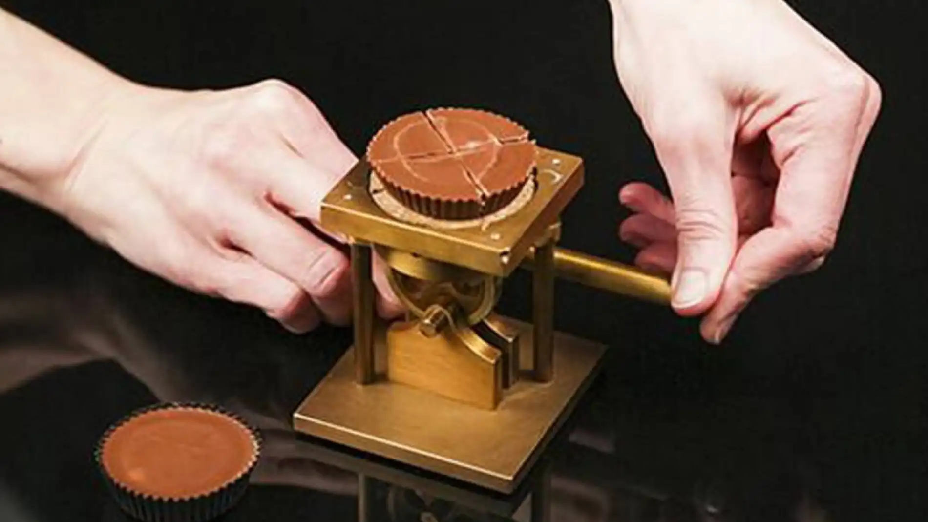 Un cortador de chocolate 