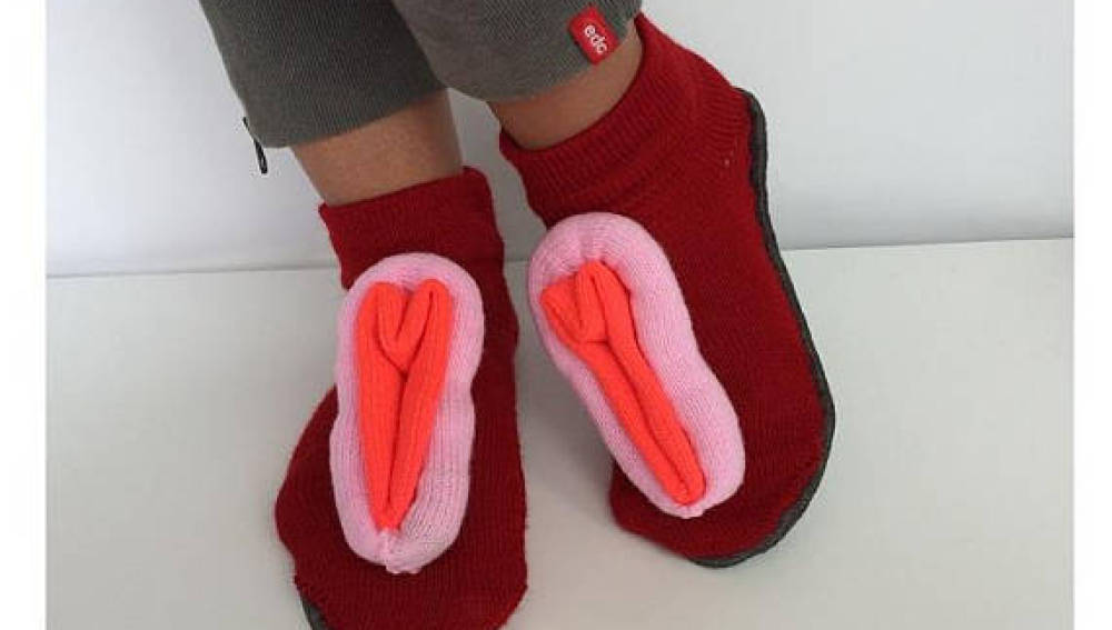 Zapatillas con forma de vagina 