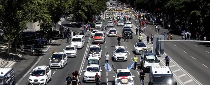 Manifestación de taxistas en Madrid contra las licencias de vehículos VTC Manifestación de taxistas en Madrid contra las licencias de vehículos VTC