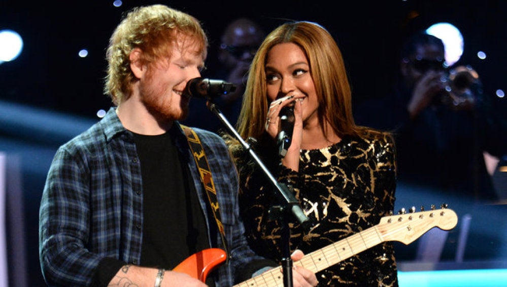 Ed Sheeran y Beyoncé sobre el escenario