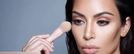 Kim Kardashian anuncia su nueva línea de maquillaje Kim Kardashian anuncia su nueva línea de maquillaje