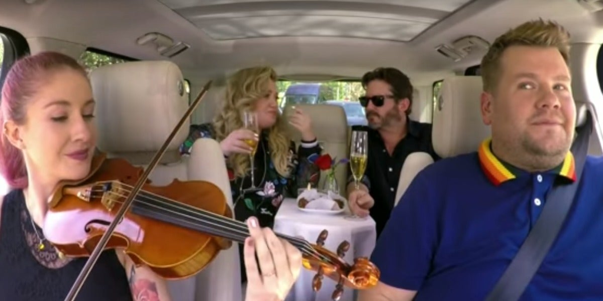 Kelly Clarkson y su marido Brandon Blackstock en Carpool Karaoke