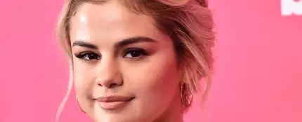 Selena Gomez en los premios Billboard Women in Music Selena Gomez en los premios Billboard Women in Music