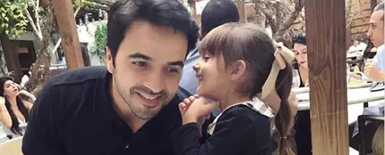Luis Fonsi junto a su hija Mikaela Luis Fonsi junto a su hija Mikaela