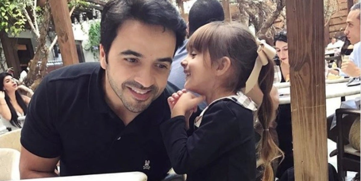 Luis Fonsi junto a su hija Mikaela