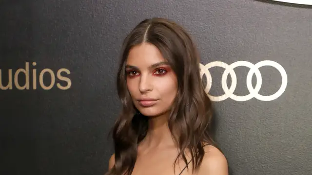 Emily Ratajkowski en la fiesta Amazon