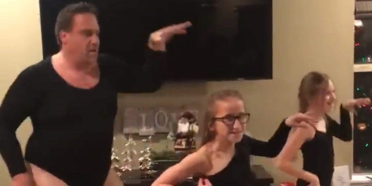 Steve Haddad bailando 'Single Ladies' de Beyoncé junto a sus hijas