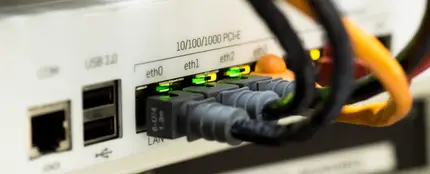 Cables conectados a un router Cables conectados a un router