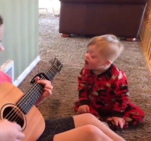 Un niño con síndrome de down consigue hablar gracias a la musicoterapia Un niño con síndrome de down consigue hablar gracias a la musicoterapia