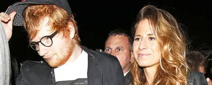 Ed Sheeran se ha prometido con su novia Cherry Seaborn Ed Sheeran se ha prometido con su novia Cherry Seaborn