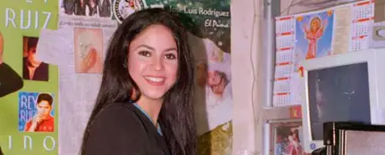 Shakira con 21 años Shakira con 21 años