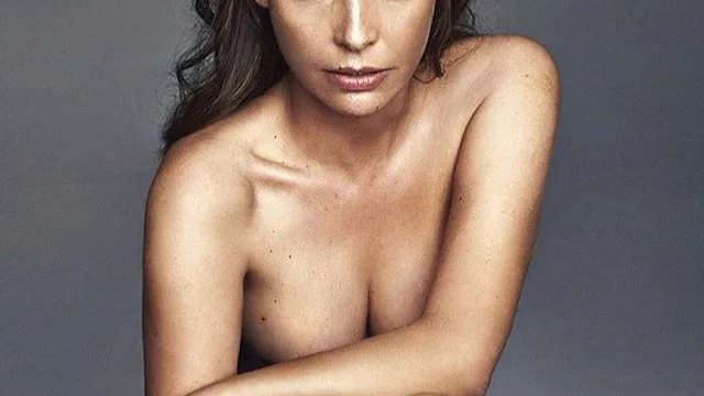 Inés Sastre recrea su desnudo para el calendario Pirelli 21 años después Inés Sastre recrea su desnudo para el calendario Pirelli 21 años después
