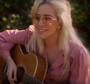Lady Gaga en el videoclip de Joanne Lady Gaga en el videoclip de Joanne