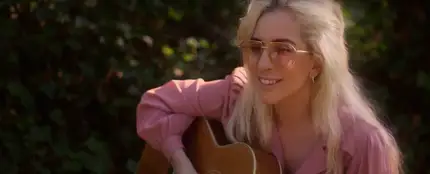 Lady Gaga en el videoclip de Joanne Lady Gaga en el videoclip de Joanne