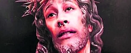 Condenan a un joven a pagar 480 euros de multa por difundir un fotomontaje de un cristo con su cara Condenan a un joven a pagar 480 euros de multa por difundir un fotomontaje de un cristo con su cara