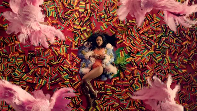 SZA en el videoclip de 'All the Stars'