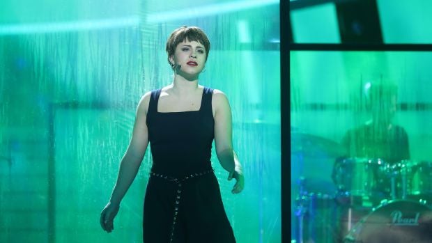 Una soñadora Lucía Gil homenajea a The Cranberries poniéndole voz a ‘Dreams’